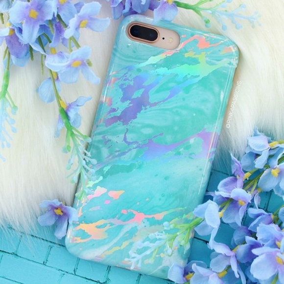 Accessories - NEW Mint Holo Marble Case